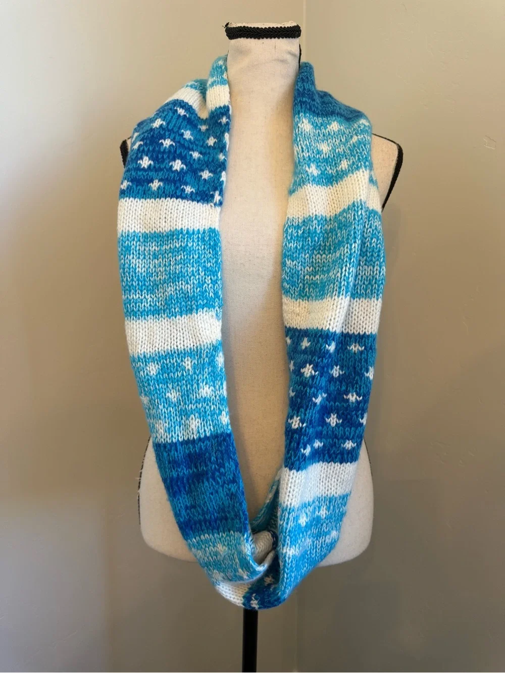 Hollister Blue Fair Isle Knit Infinity Scarf Chunky Winter Circle Scarf Cozy